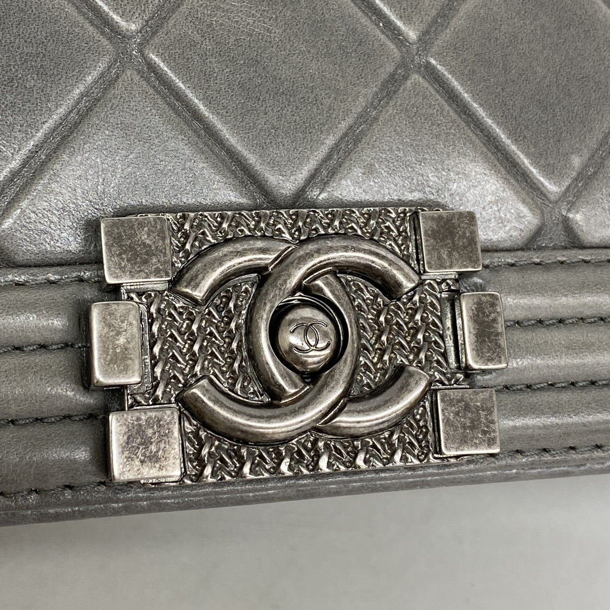 【6hb0711-k】シャネル ショルダーバッグ ボーイシャネル チェーンショルダー レザー グリーン シルバー金具【中古】レディース