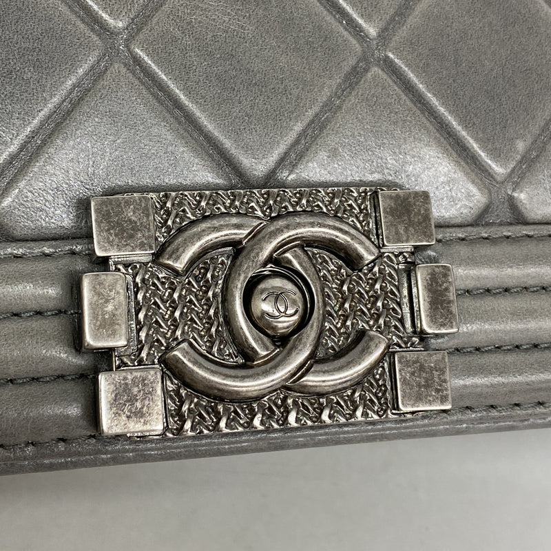【6hb0711-k】シャネル ショルダーバッグ ボーイシャネル チェーンショルダー レザー グリーン シルバー金具【中古】レディース