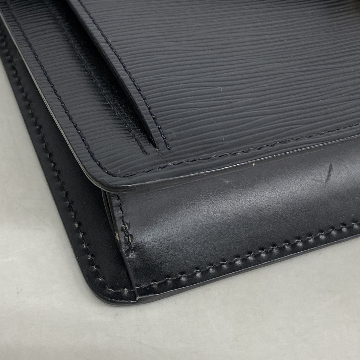 【6hb0719-k】ルイヴィトン クラッチバッグ エピ ポシェットセリエドラゴンヌ M52612 ノワール【中古】メンズ
