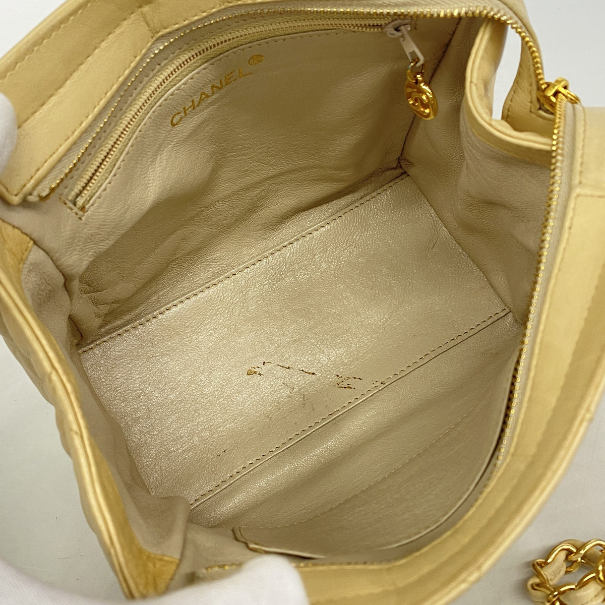 【6hb0744】シャネル ショルダーバッグ マトラッセ チェーンショルダー ラムスキン ベージュ ゴールド金具【中古】レディース