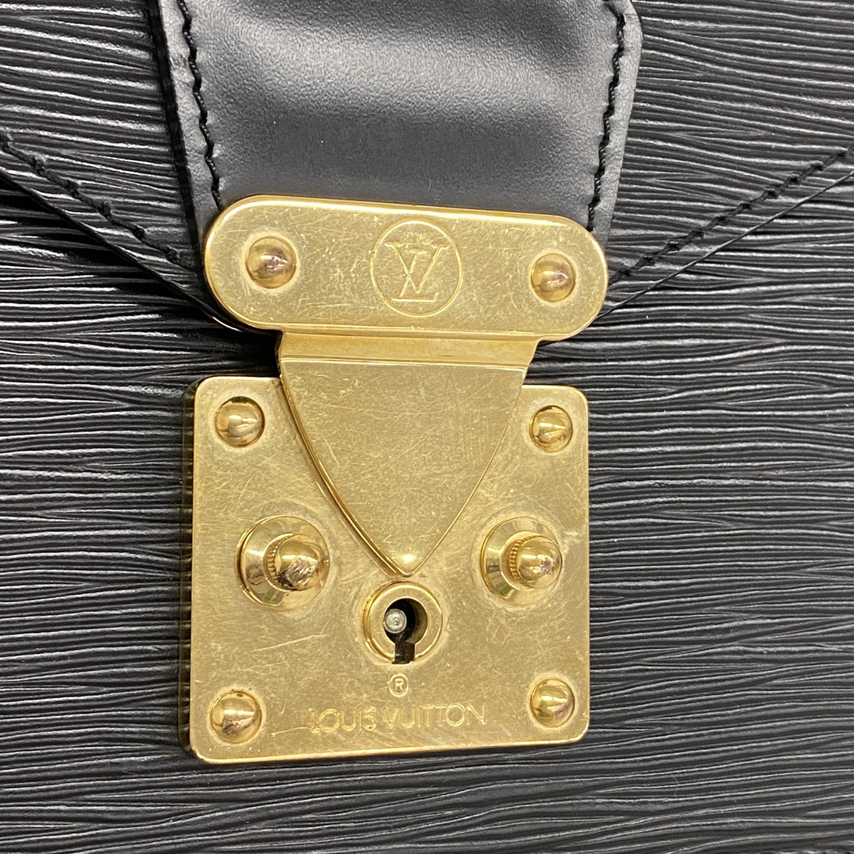 【6hb0853】ルイヴィトン クラッチバッグ エピ ポシェットセリエドラゴンヌ M52612 ノワール【中古】メンズ