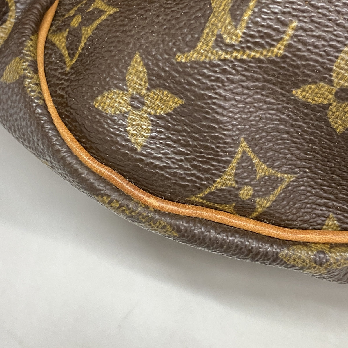 【6hb0869】ルイヴィトン ショルダーバッグ モノグラム ソミュール35 M42254 ブラウン【中古】レディース
