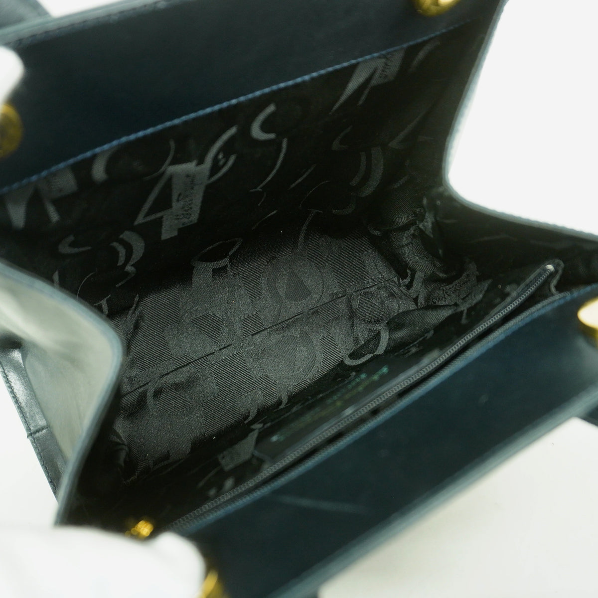 【6hb0895】サルヴァトーレフェラガモ ハンドバッグ ヴァラ レザー ネイビー ゴールド金具 2wayバッグ【中古】レディース