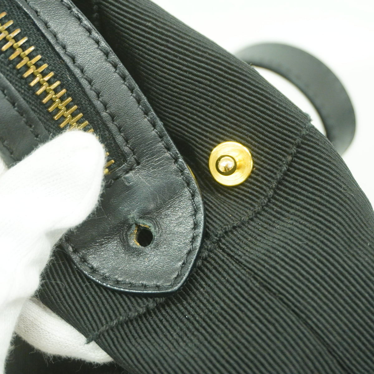 【6hb0897】サルヴァトーレフェラガモ ハンドバッグ ヴァラ ナイロンキャンバス ブラック ゴールド金具 2wayバッグ【中古】レディース
