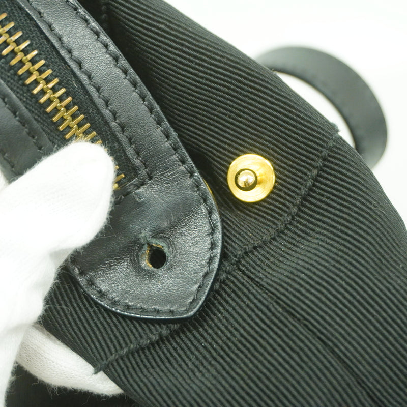 【6hb0897】サルヴァトーレフェラガモ ハンドバッグ ヴァラ ナイロンキャンバス ブラック ゴールド金具 2wayバッグ【中古】レディース