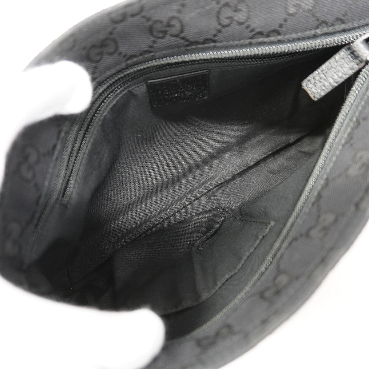 【6hb1053-k】グッチ ショルダーバッグ GGキャンバス 189749 キャンバス ブラック シルバー金具【中古】レディース