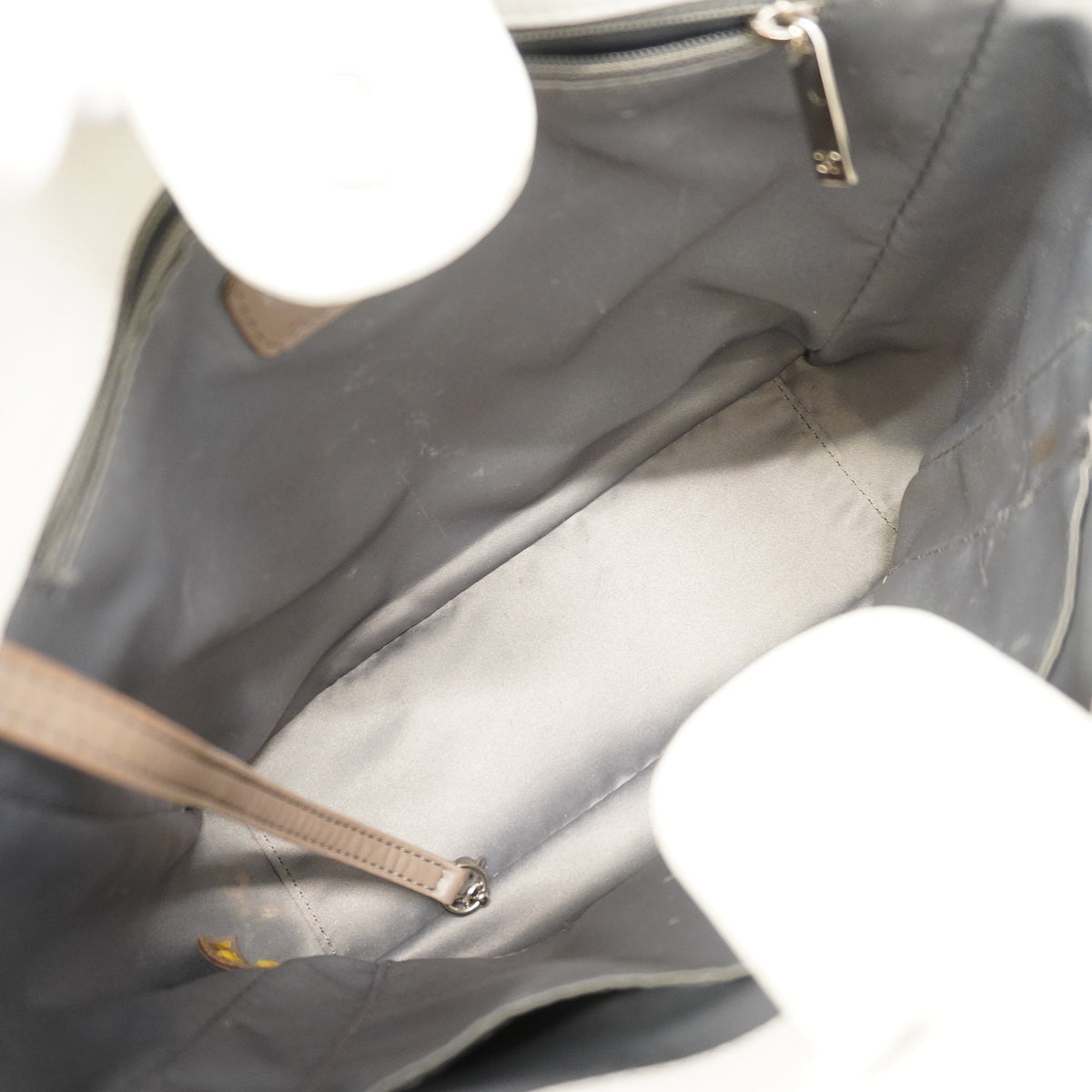 【6hb1054-k】シャネル チェーントート マトラッセ キャビアスキン ホワイト シルバー金具【中古】レディース