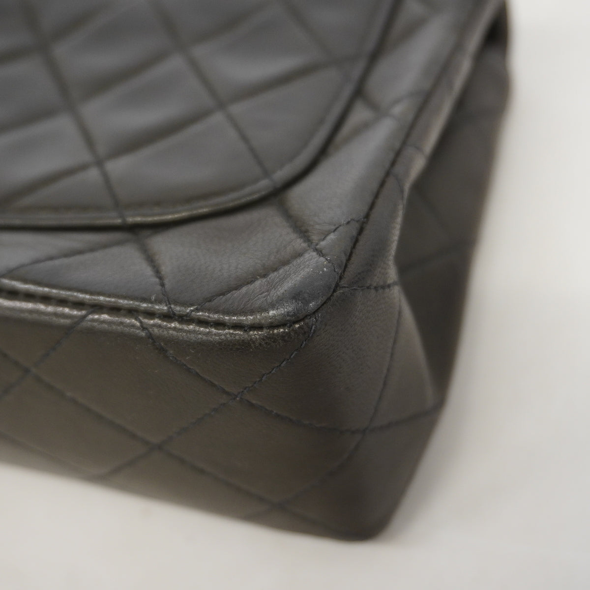 【6hb1188-k】シャネル ショルダーバッグ ミニマトラッセ チェーンショルダー ラムスキン ブラック ゴールド金具【中古】レディース