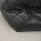 【6hb1189-k】シャネル ポーチ マトラッセ ラムスキン ブラック シルバー金具【中古】レディース
