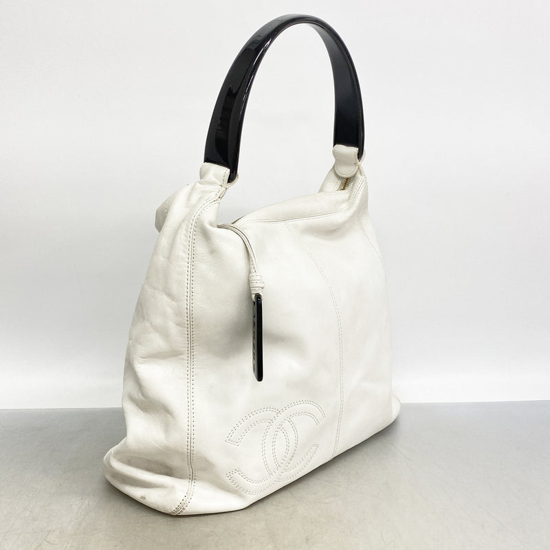 【6hb1213-k】シャネル ショルダーバッグ レザー ホワイト ゴールド金具【中古】レディース