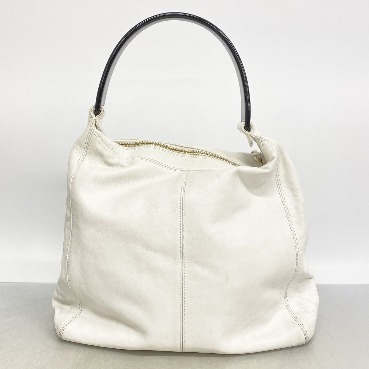 【6hb1213-k】シャネル ショルダーバッグ レザー ホワイト ゴールド金具【中古】レディース