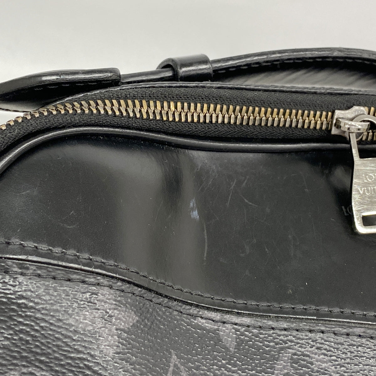 【6hb1221-k】ルイヴィトン ボディバッグ モノグラム・エクリプス バムバッグ M42906 ブラック【中古】メンズ