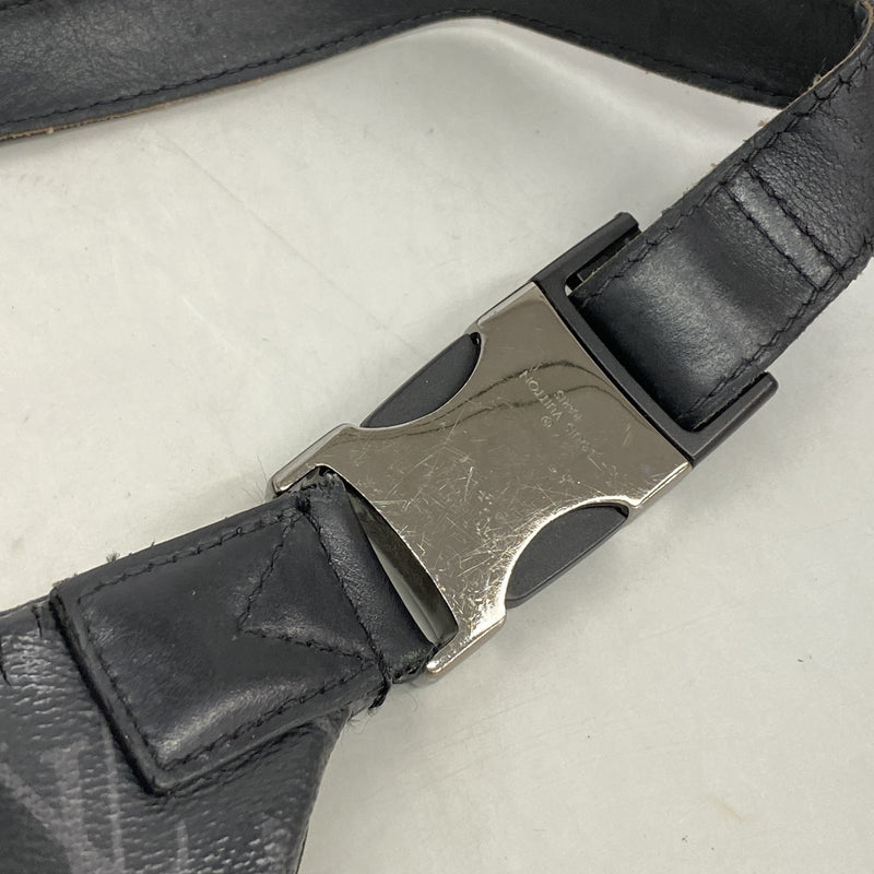 【6hb1251】ルイヴィトン ボディバッグ モノグラム・エクリプス ディスカバリーバムバッグ M44336 ブラック【中古】メンズ