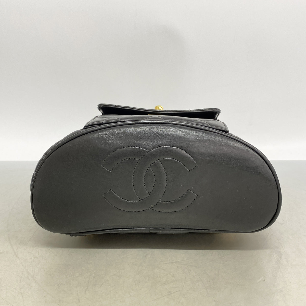 【6hb1306】シャネル リュック・デイパック マトラッセ ラムスキン ブラック ゴールド金具【中古】レディース