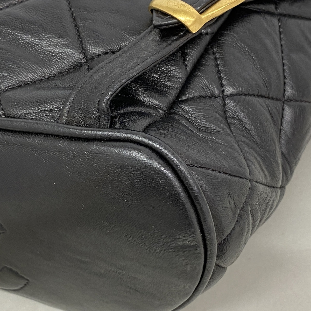 【6hb1306】シャネル リュック・デイパック マトラッセ ラムスキン ブラック ゴールド金具【中古】レディース