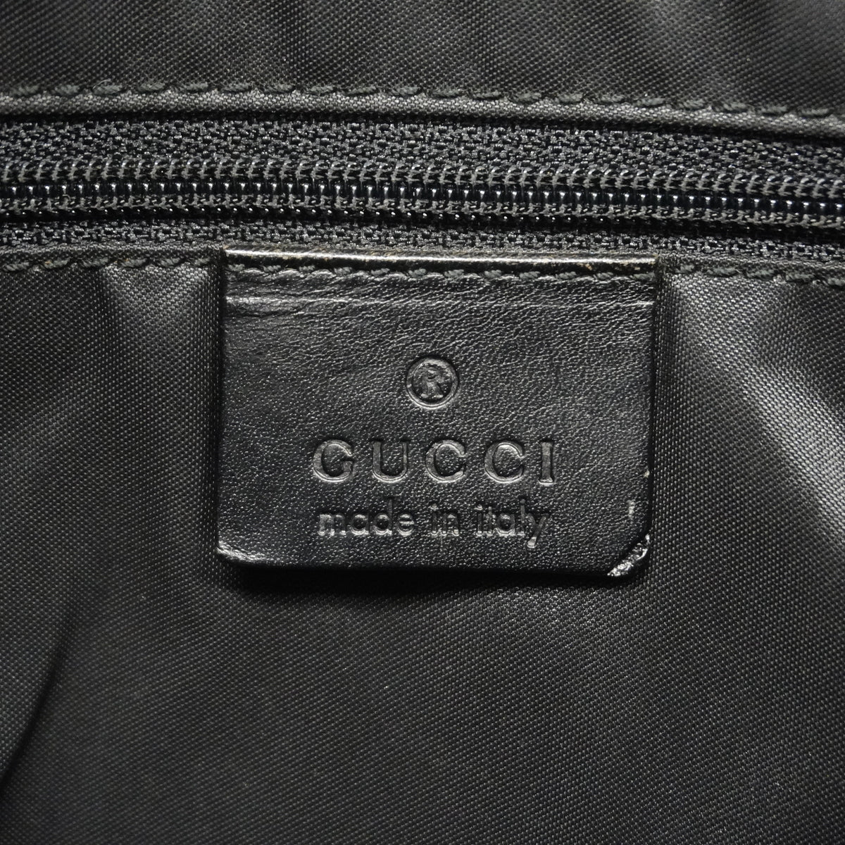 【6hb1340-k】グッチ ショルダーバッグ 001 3770 スウェード ブラック シルバー金具【中古】レディース