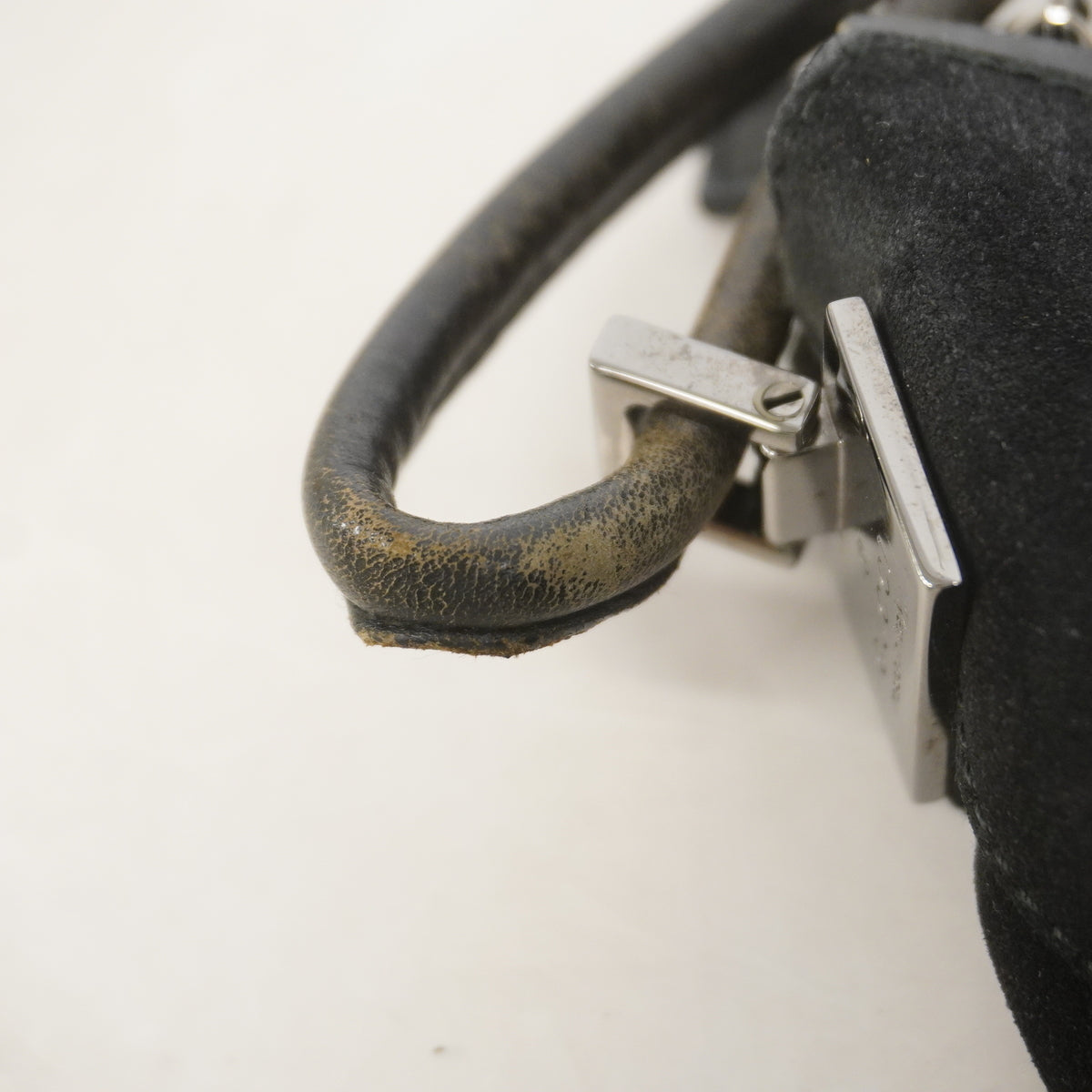 【6hb1340-k】グッチ ショルダーバッグ 001 3770 スウェード ブラック シルバー金具【中古】レディース
