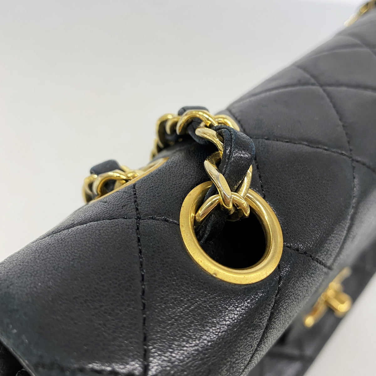 【6hb1390】シャネル ショルダーバッグ マトラッセ Wフラップ Wチェーン ラムスキン ブラック ゴールド金具【中古】レディース
