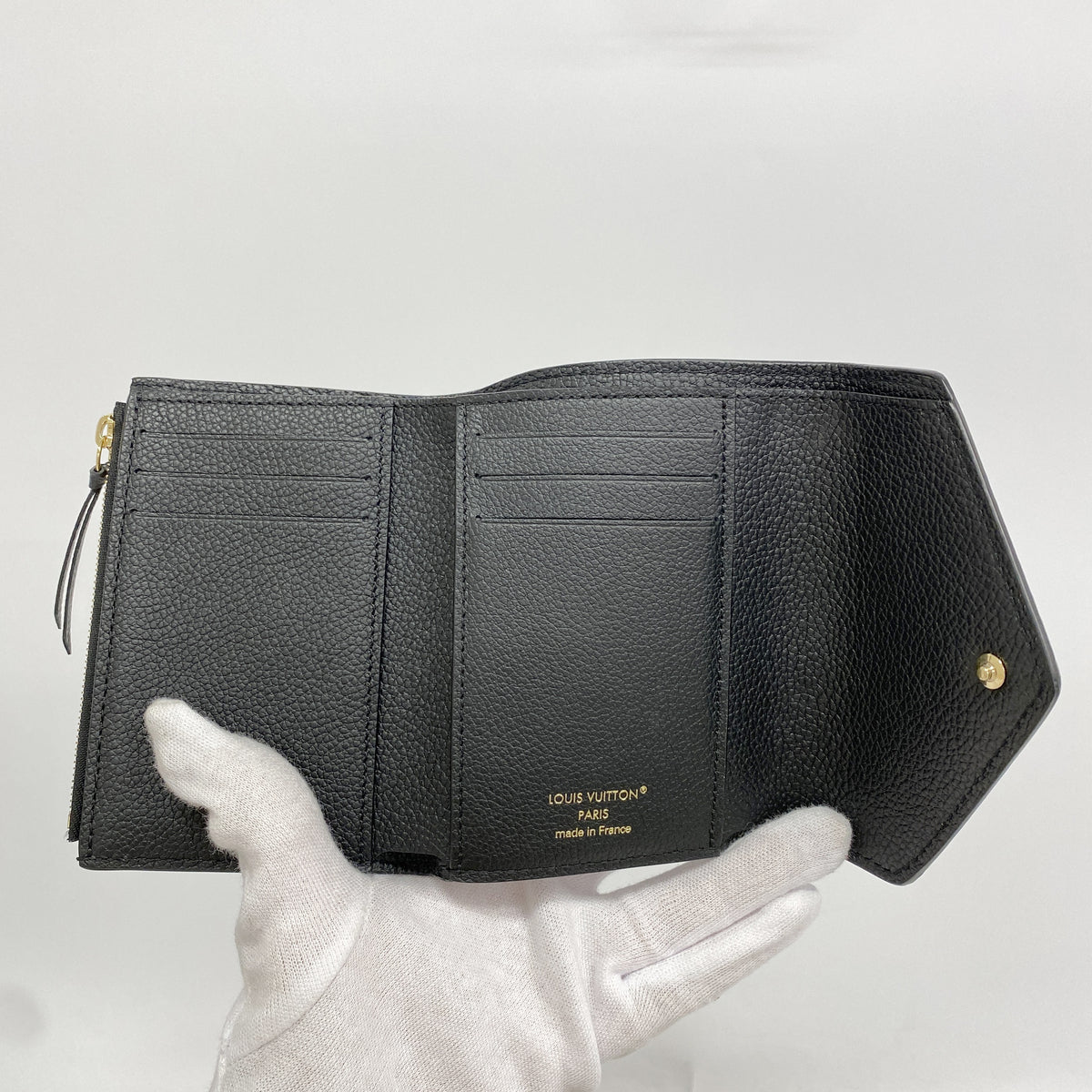【6hb1406-k】ルイヴィトン 三つ折り財布 モノグラム・アンプラント ポルトフォイユヴィクトリーヌ M80968 ノワール/クレーム バイカラー【中古】レディース