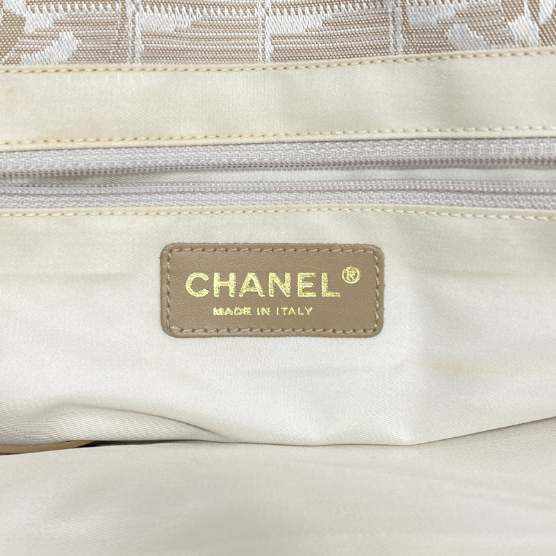 【6hb1417-k】シャネル トートバッグ ニュートラベル ナイロン ベージュ ゴールド金具【中古】レディース