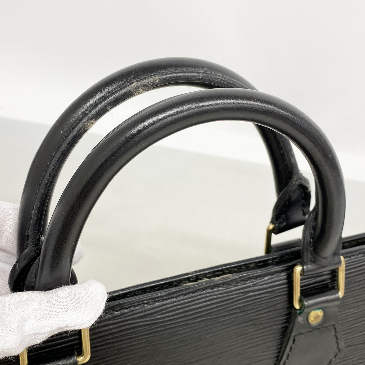 【6hb1434-k】ルイヴィトン ハンドバッグ エピ サックトリアングル M52092 ノワール【中古】レディース