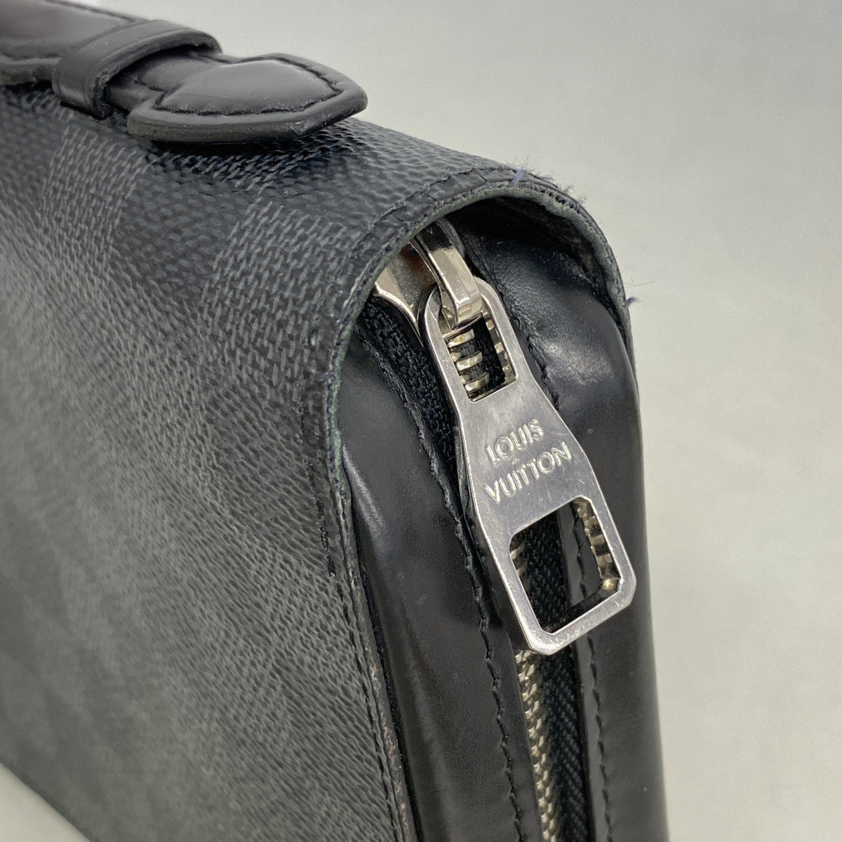 【6hb1454-k】ルイヴィトン 長財布 ダミエ・グラフィット ジッピーXL N41503 ブラック【中古】メンズ