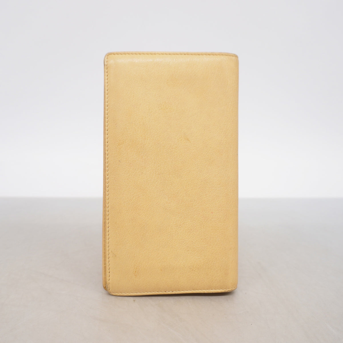【6hb1459-k】シャネル 長財布 カメリア レザー ベージュ シルバー金具【中古】レディース