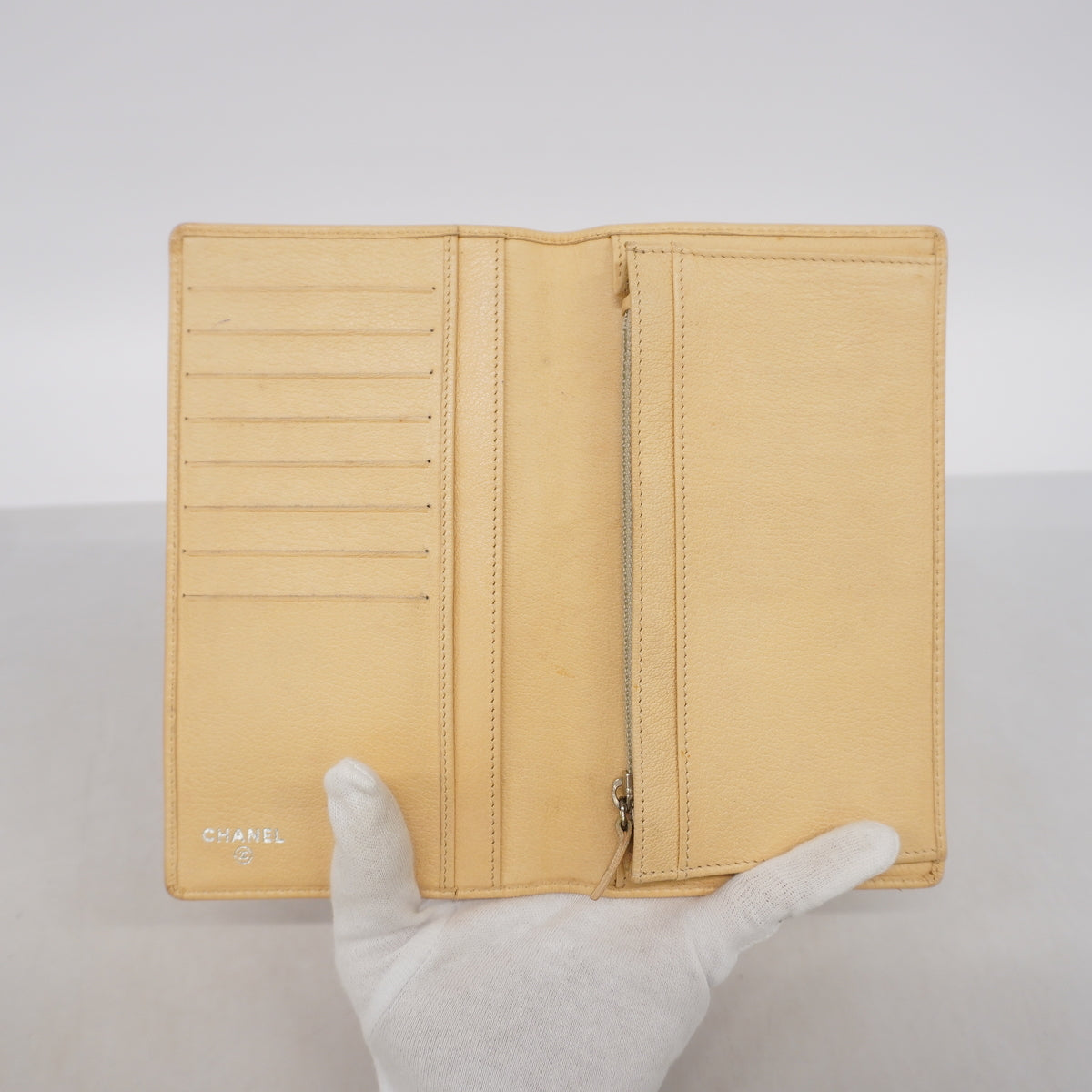 【6hb1459-k】シャネル 長財布 カメリア レザー ベージュ シルバー金具【中古】レディース
