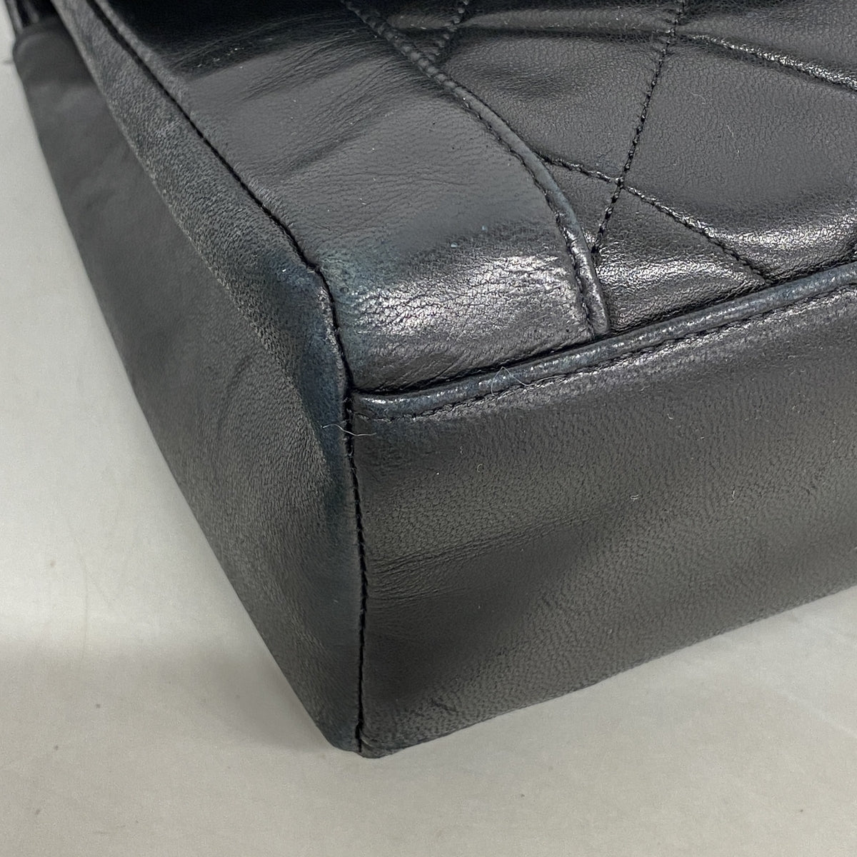 【6hb1467】シャネル ショルダーバッグ ダイアナ チェーンショルダー ラムスキン ブラック ゴールド金具【中古】レディース