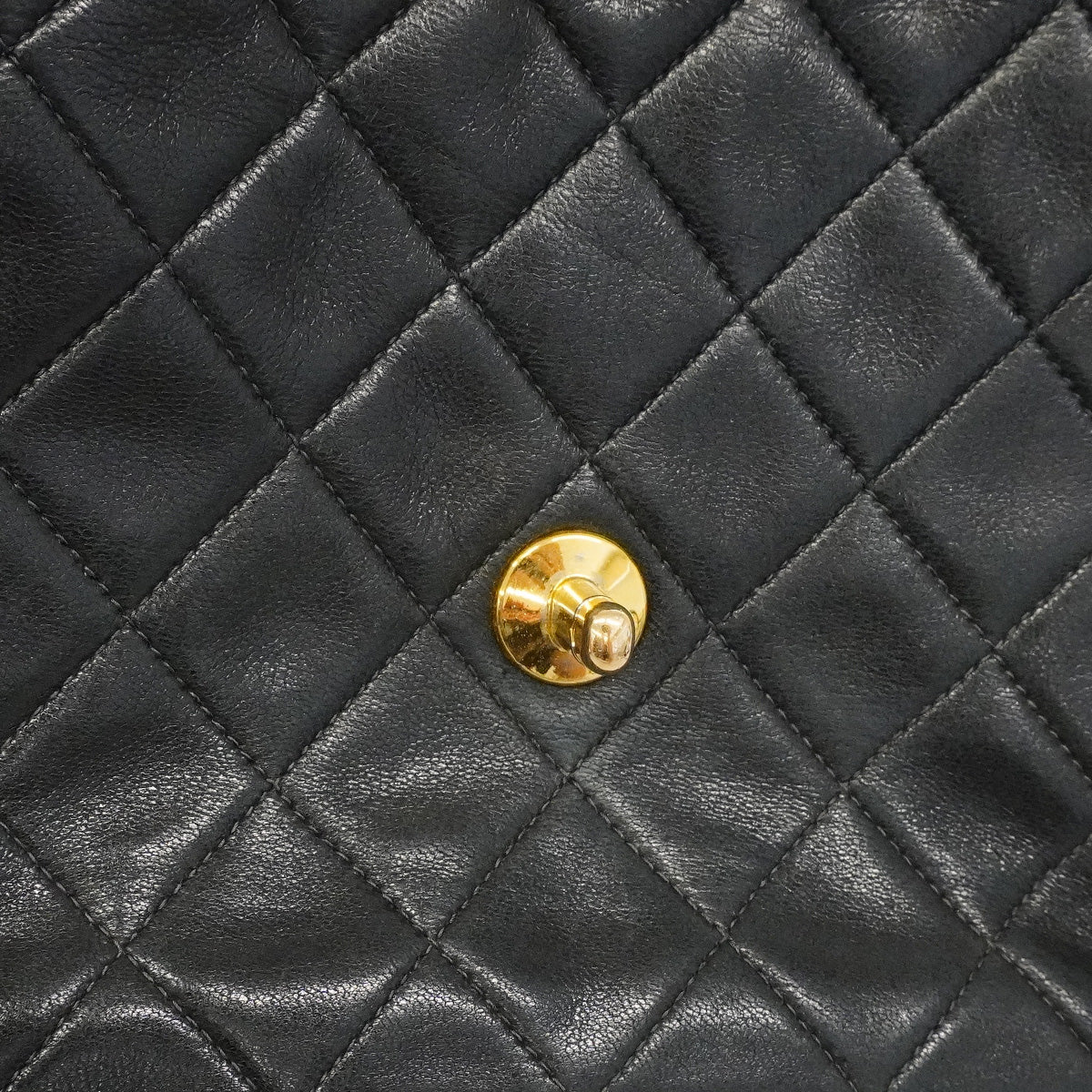 【6hb1480-k】シャネル ショルダーバッグ ミニマトラッセ チェーンショルダー ラムスキン ブラック ゴールド金具【中古】レディース