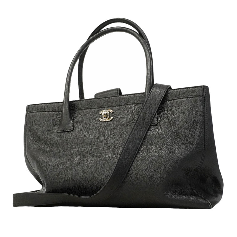 【6hb1482-k】シャネル トートバッグ エグゼクティブ レザー ブラック シルバー金具【中古】レディース
