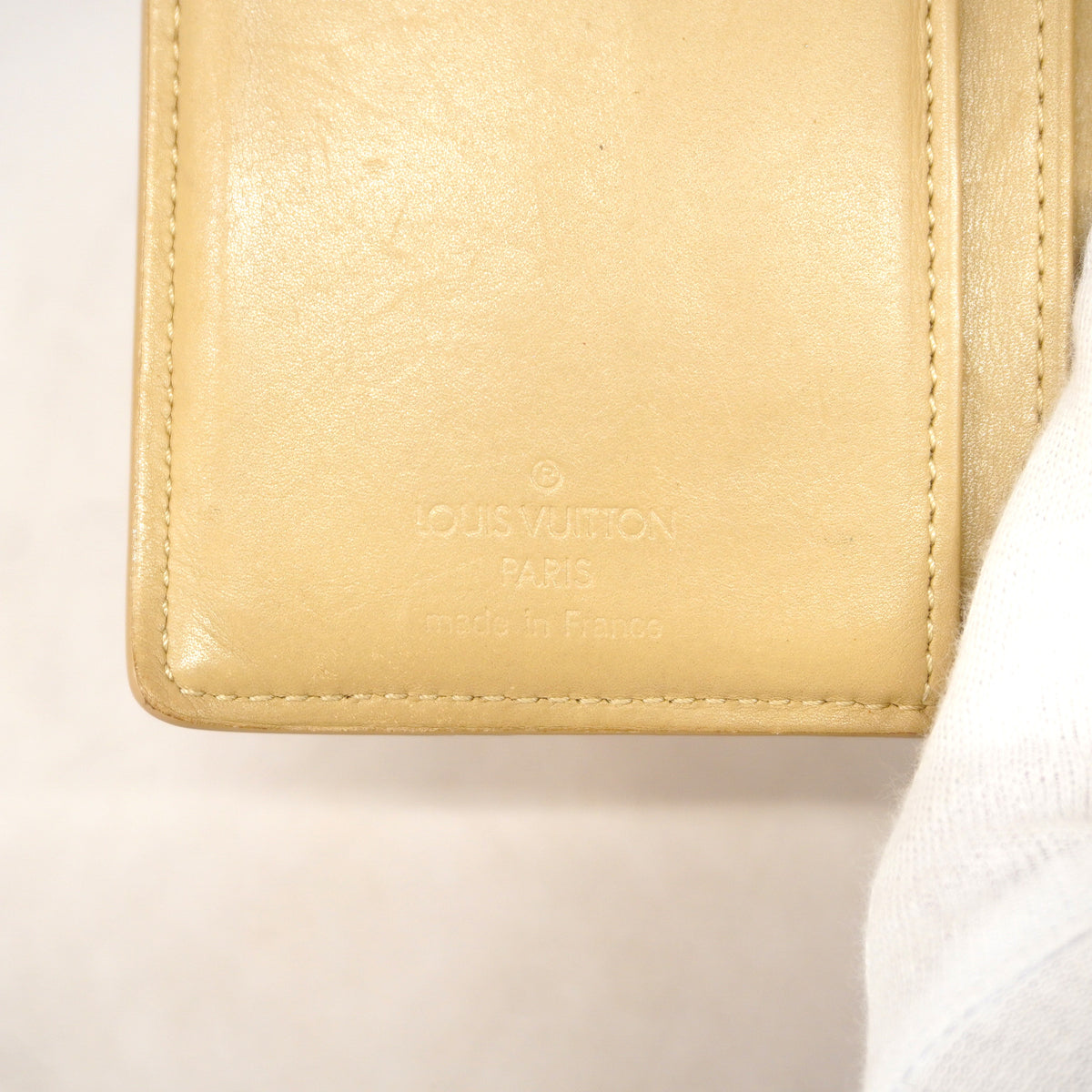 【6hc1503-k】ルイヴィトン 財布 ヴェルニ ポルトモネビエヴィエノワ M91210 ベージュ【中古】レディース