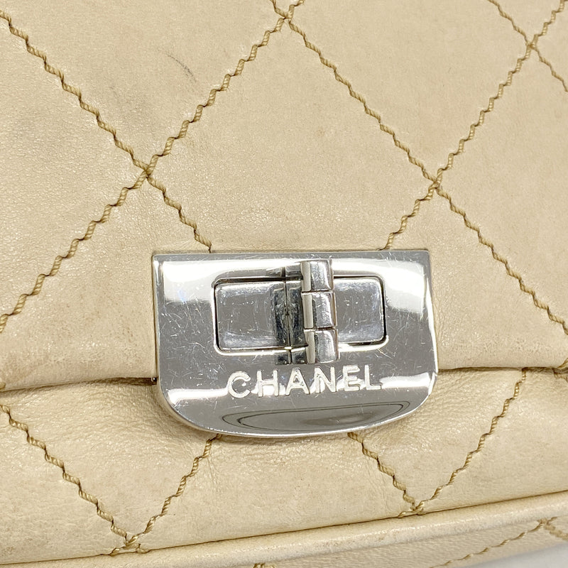 【6hc1504-k】シャネル ショルダーバッグ ワイルドステッチ Wチェーン ラムスキン ベージュ シルバー金具【中古】レディース