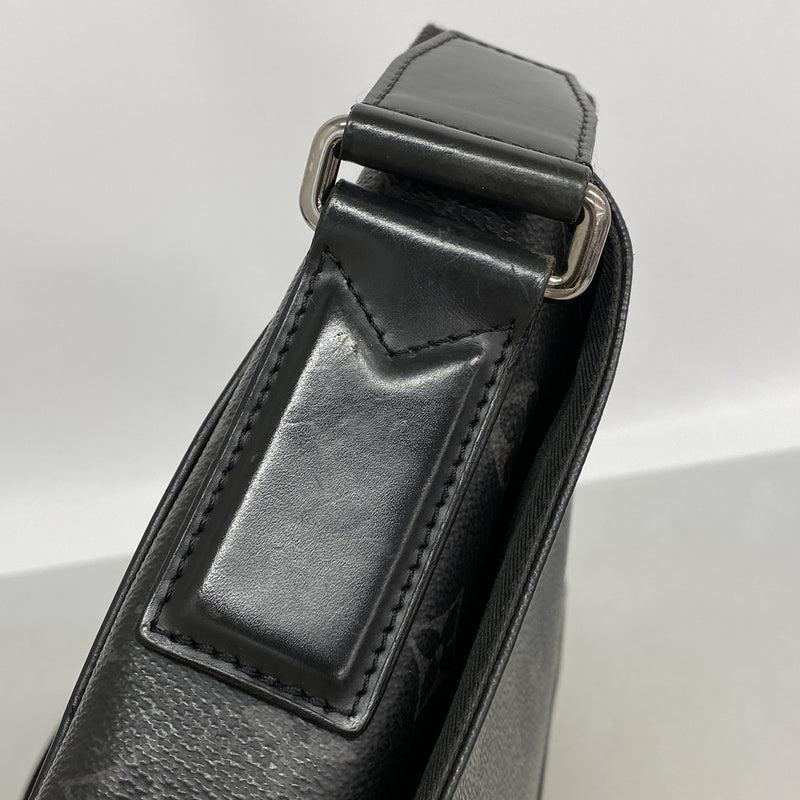 【6hc1507-k】ルイヴィトン ショルダーバッグ モノグラム・エクリプス ディストリクトPM M44000 ブラック【中古】メンズ