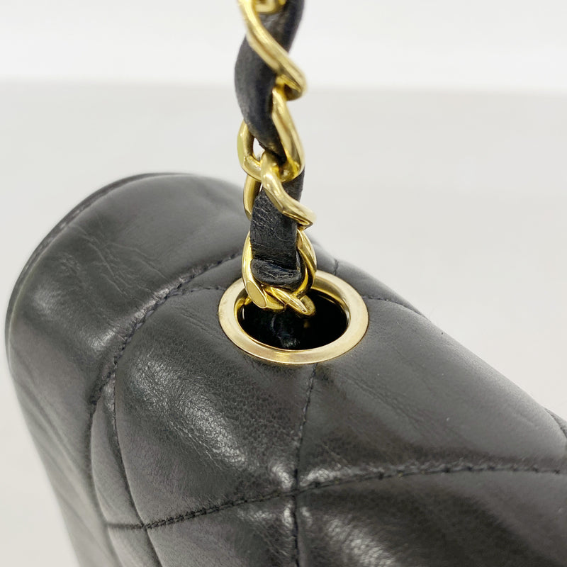 【6hc1544-h】シャネル ショルダーバッグ ダイアナ チェーンショルダー ラムスキン ブラック ゴールド金具【中古】レディース
