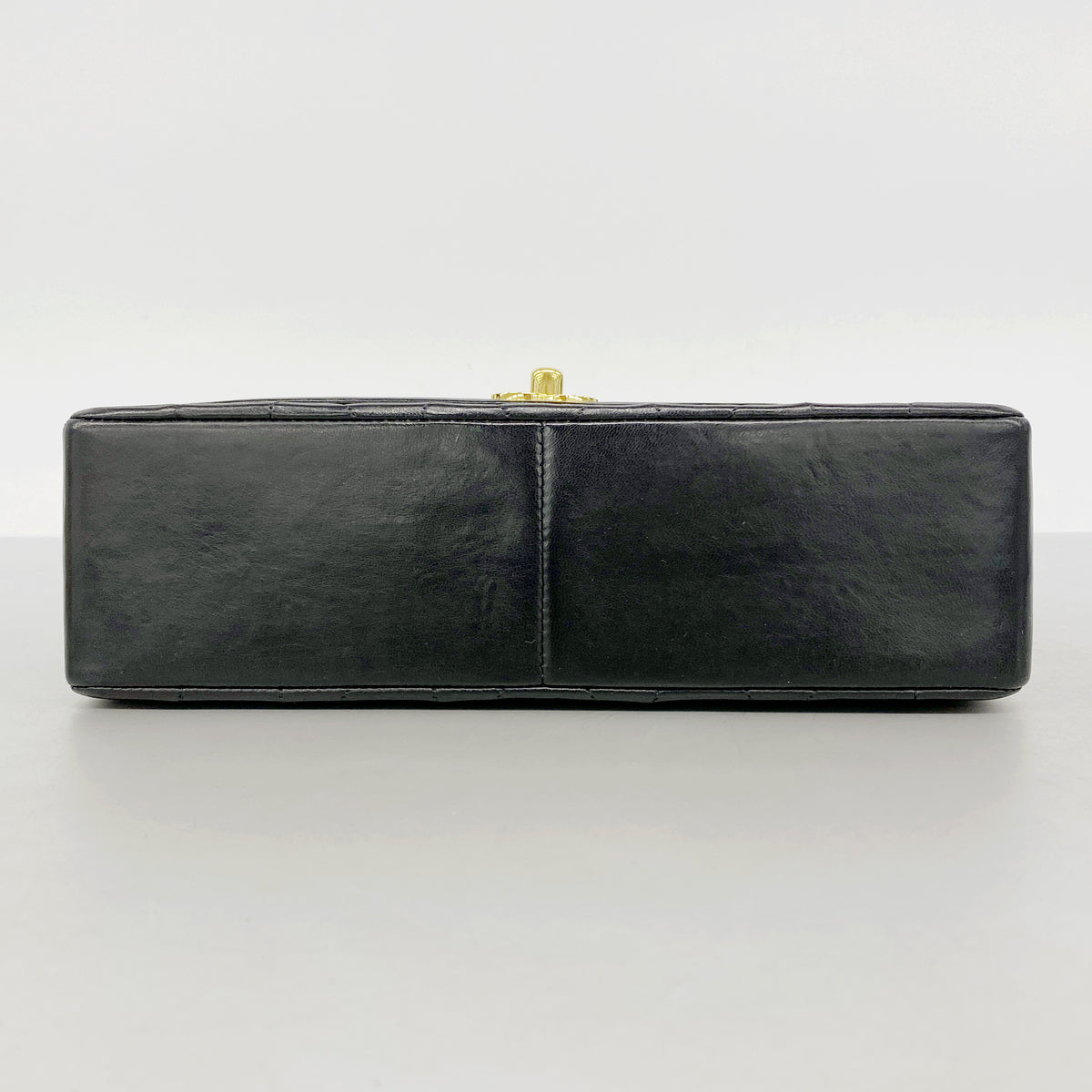 【6hc1544-h】シャネル ショルダーバッグ ダイアナ チェーンショルダー ラムスキン ブラック ゴールド金具【中古】レディース