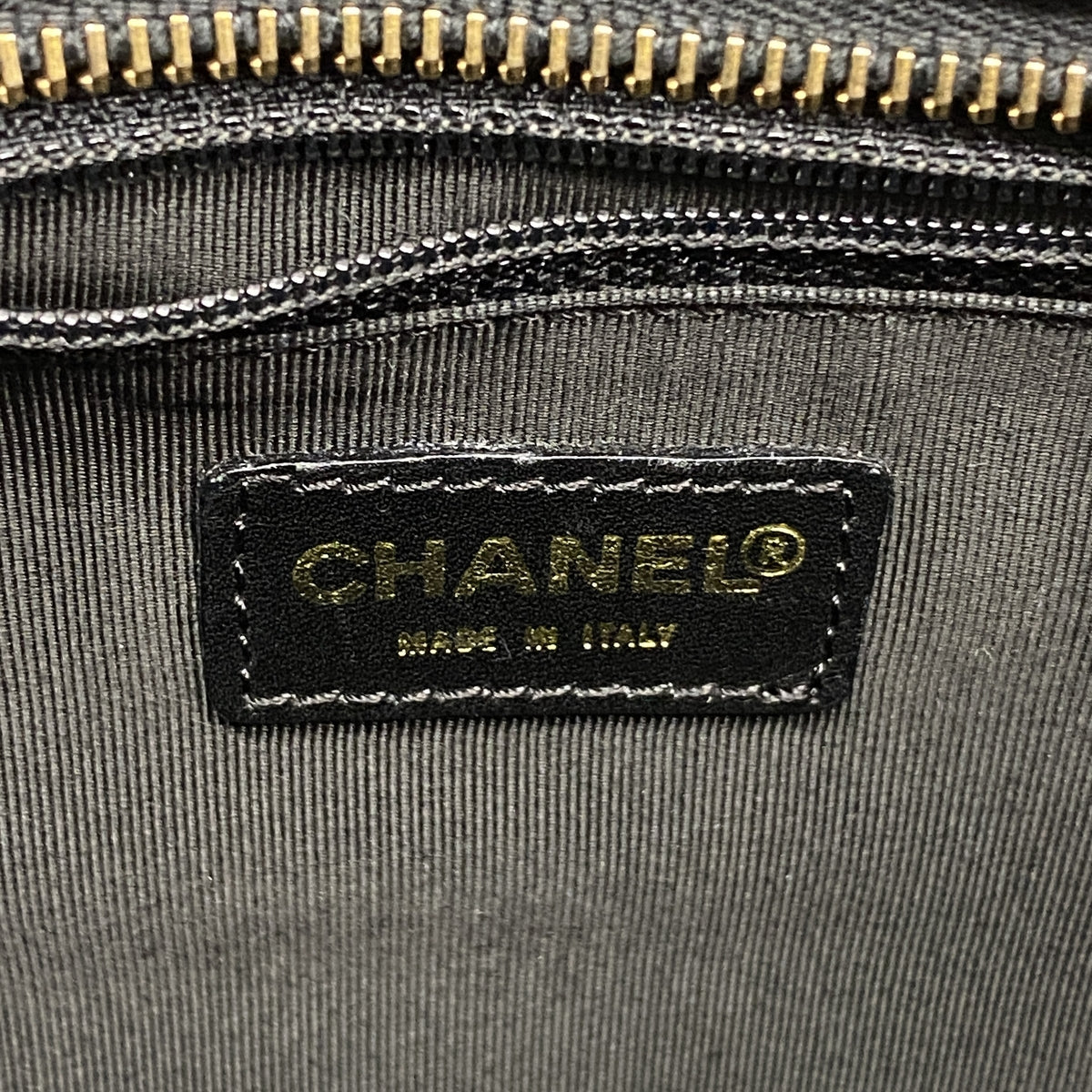 【6hc1575-k】シャネル トートバッグ チョコバー ラムスキン ブラック ゴールド金具【中古】レディース