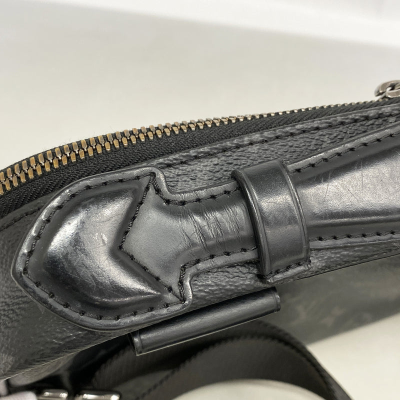 【6hc1579-k】ルイヴィトン ボディバッグ モノグラム・エクリプス バムバッグ M42906 ブラック【中古】メンズ