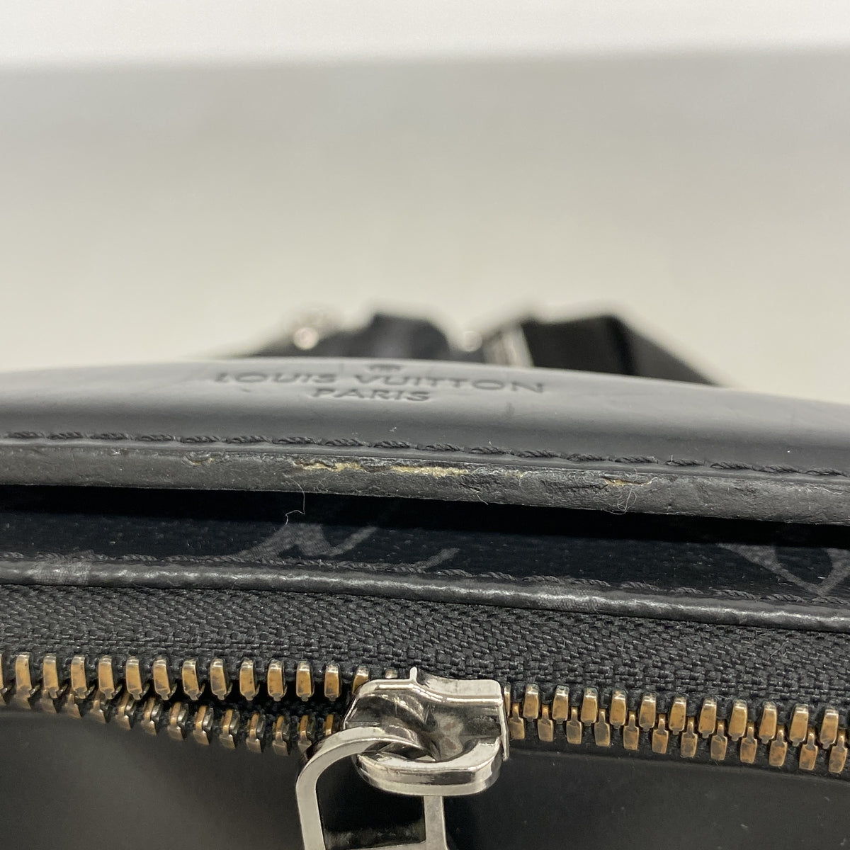 【6hc1579-k】ルイヴィトン ボディバッグ モノグラム・エクリプス バムバッグ M42906 ブラック【中古】メンズ