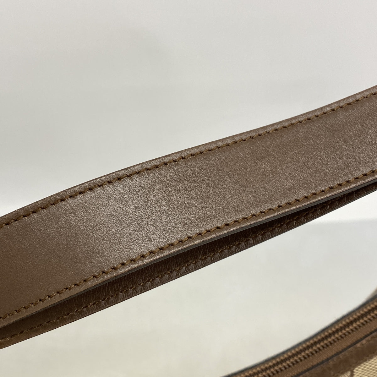 【6hc1608-k】グッチ ショルダーバッグ GGキャンバス 001 4205 キャンバス ベージュ シルバー金具【中古】レディース