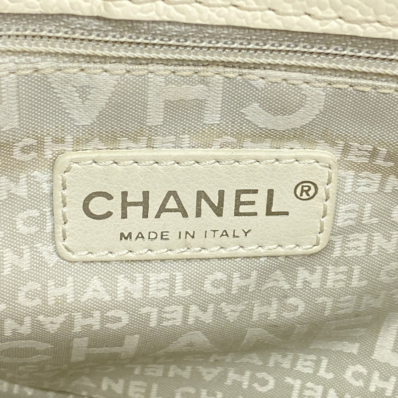 【6hc1609-k】シャネル ショルダーバッグ チェーンショルダー パンチング レザー アイボリー シルバー金具【中古】レディース