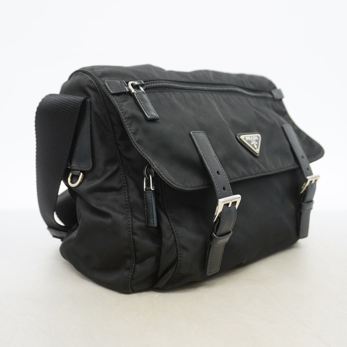 【6hc1648-k】プラダ ショルダーバッグ テスート ナイロン ブラック シルバー金具【中古】レディース
