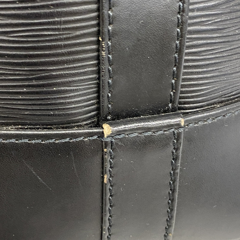【6hc1712-k】ルイヴィトン ショルダーバッグ エピ ランドネPM M52352 ノワール【中古】メンズ レディース ユニセックス