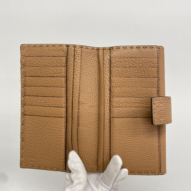 【6hc1717】フェンディ 長財布 セレリア レザー ブラウン シルバー金具【中古】レディース