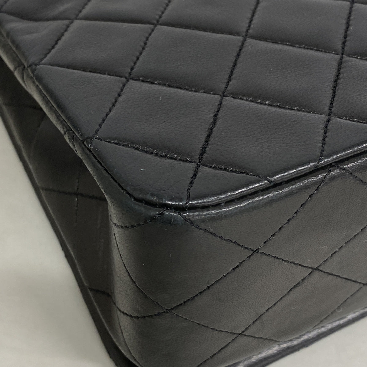 【6hc1736】シャネル ショルダーバッグ マトラッセ チェーンショルダー ラムスキン ブラック ゴールド金具【中古】レディース