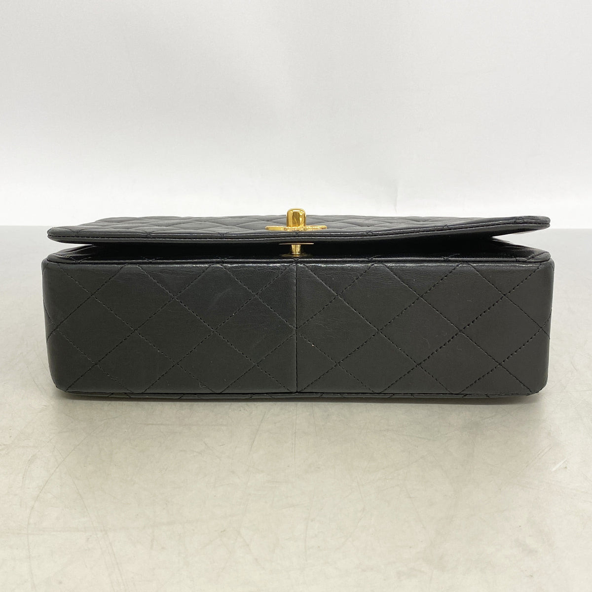 【6hc1736】シャネル ショルダーバッグ マトラッセ チェーンショルダー ラムスキン ブラック ゴールド金具【中古】レディース