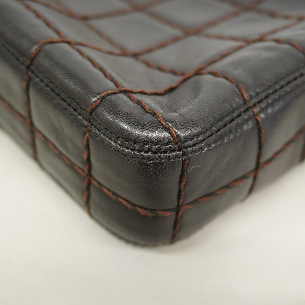 【6hc1750-k】シャネル ショルダーバッグ チョコバー チェーンショルダー ラムスキン ブラック ゴールド金具【中古】レディース