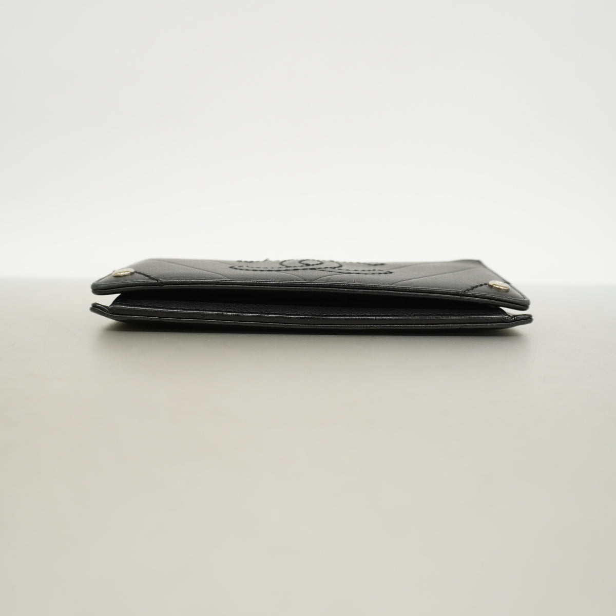 【6hc1752-k】シャネル 長財布 Vステッチ レザー ブラック シルバー金具【中古】レディース