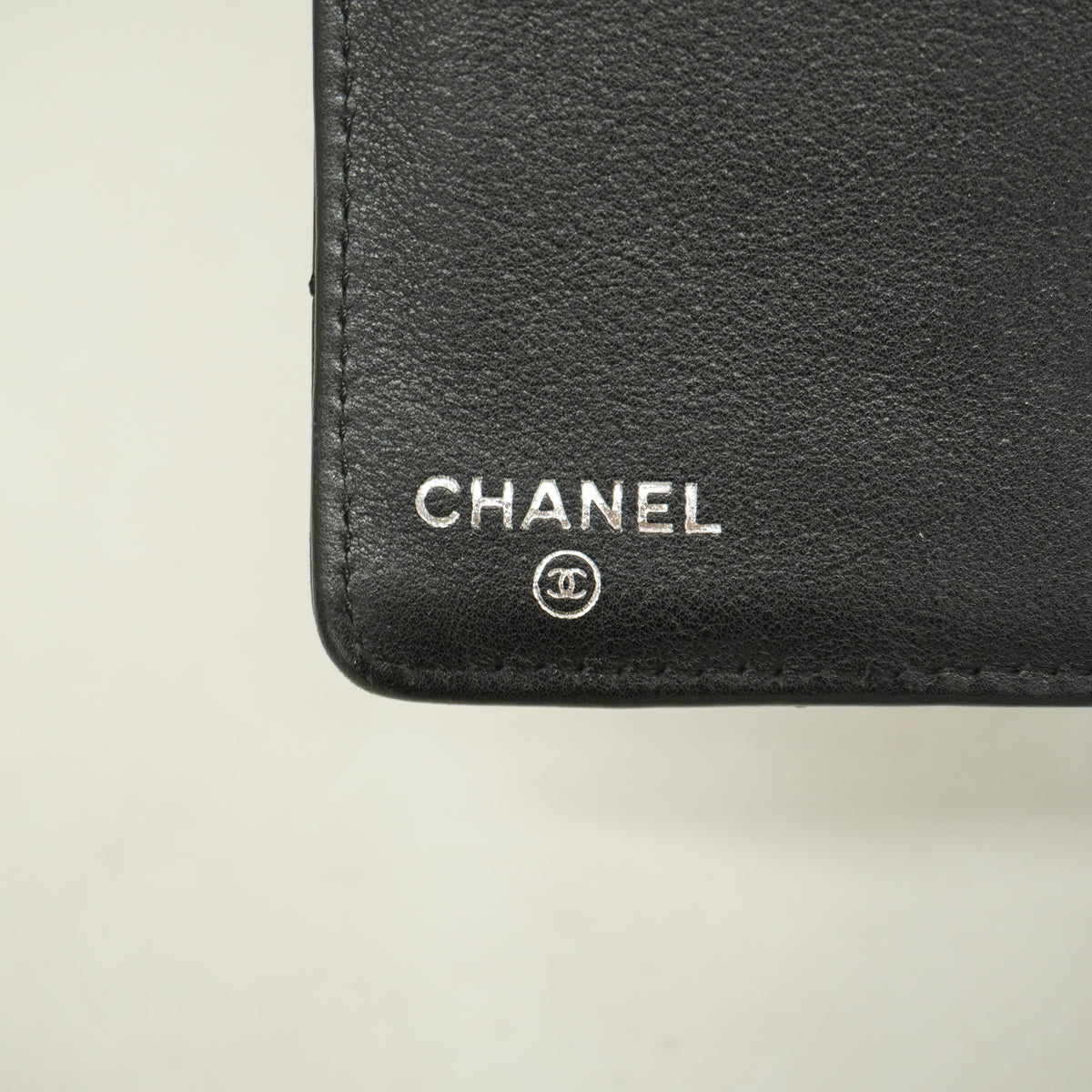 【6hc1752-k】シャネル 長財布 Vステッチ レザー ブラック シルバー金具【中古】レディース