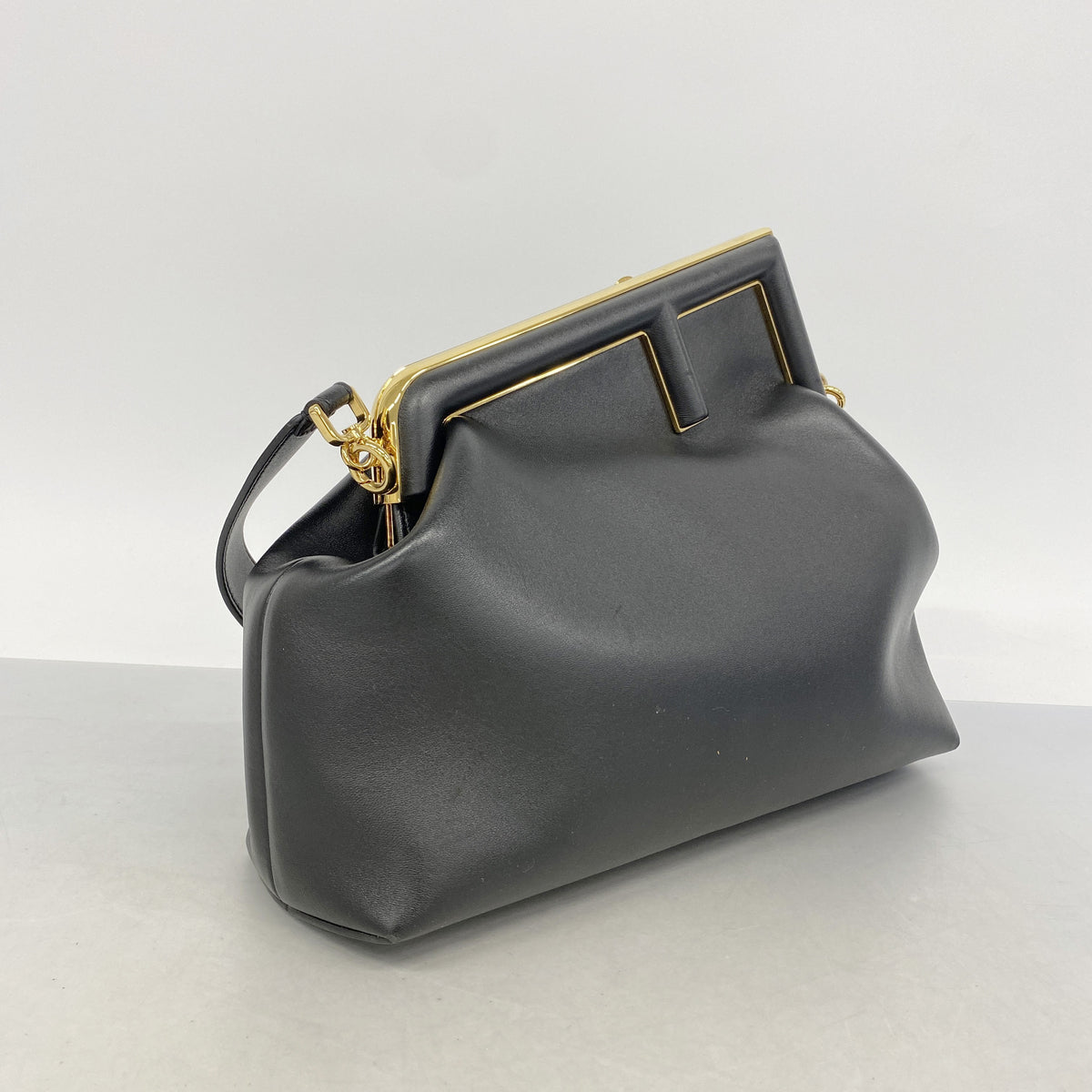 【6hc1832】フェンディ ショルダーバッグ ファースト レザー ブラック ゴールド金具【中古】レディース